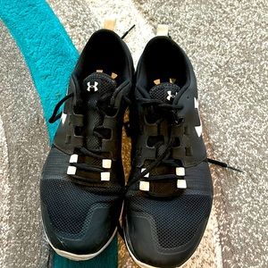 under armor shoes Size 11.5